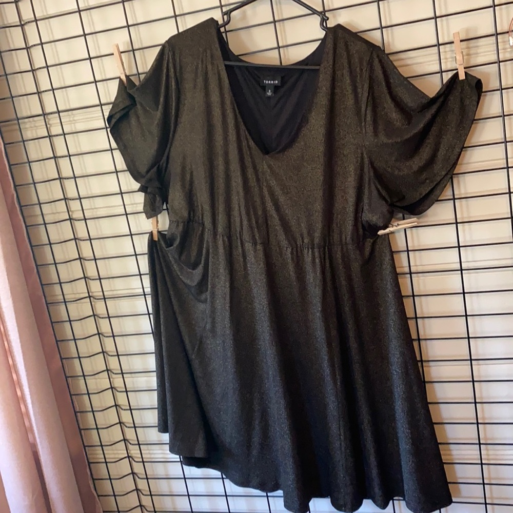 Torrid, size 3, skater, black with gold glitter